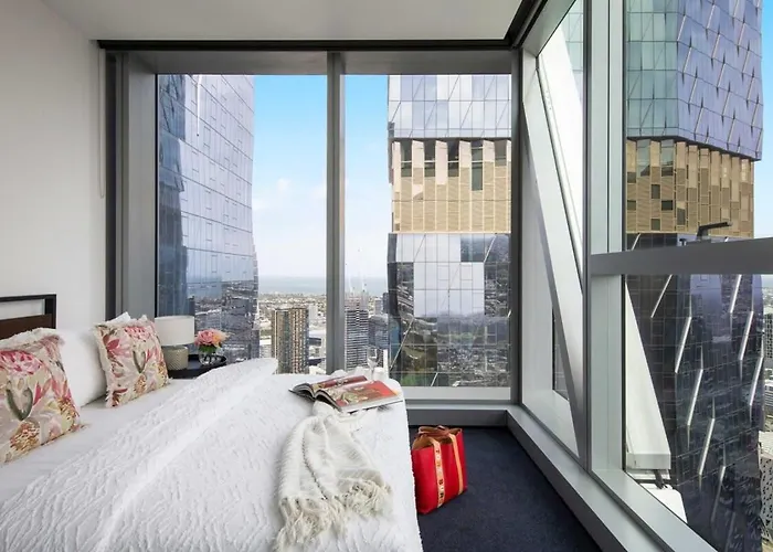 A Lux 2Br Apt Next To Southern Cross City Views