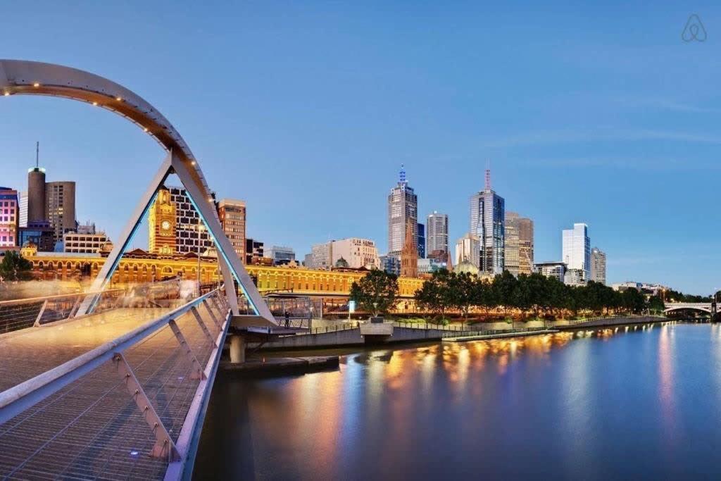 A Lux 2br Next To Southern Cross Views *