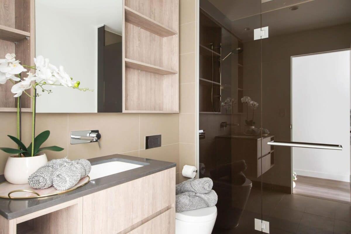 A Lux 2br Next To Southern Cross Views Melbourne